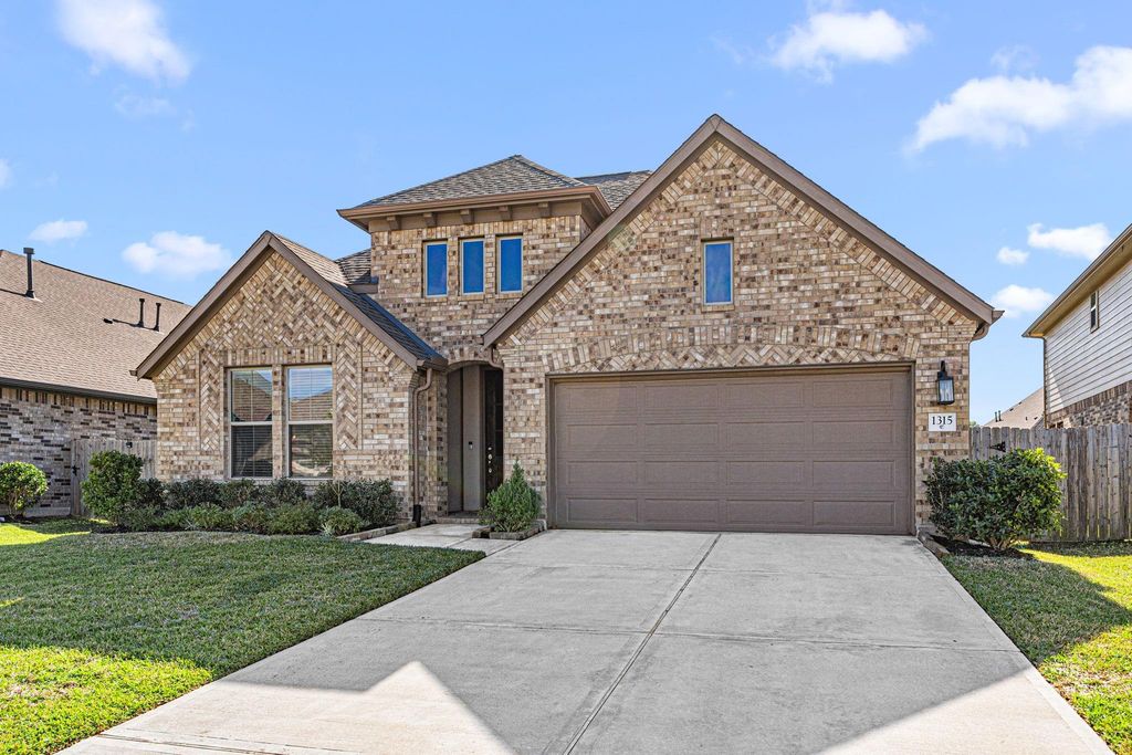 1315 Wild Mustang Trail, Richmond, TX 77406