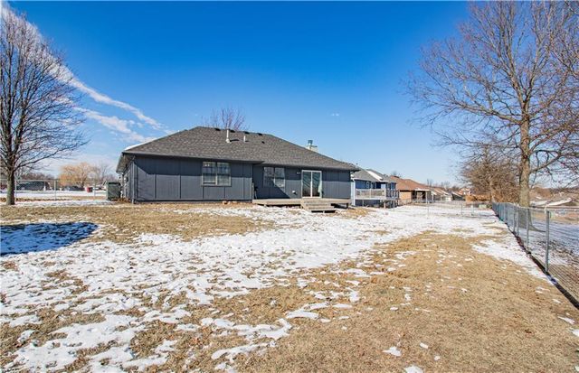 1022 Bedford Drive, Warrensburg, MO 64093