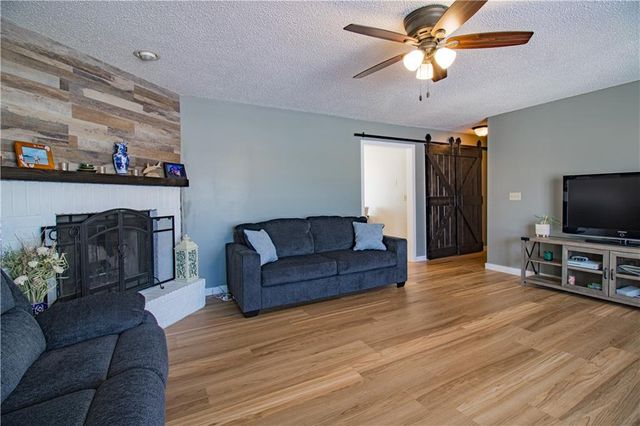 1022 Bedford Drive, Warrensburg, MO 64093