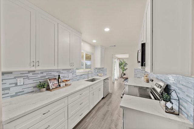 3298 Rosemont Dr, Sacramento, CA 95826