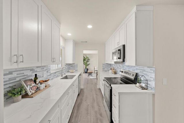 3298 Rosemont Dr, Sacramento, CA 95826