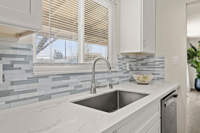 3298 Rosemont Dr, Sacramento, CA 95826