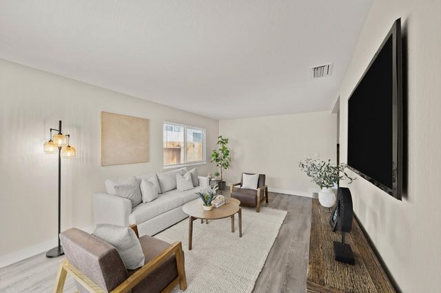 3298 Rosemont Dr, Sacramento, CA 95826