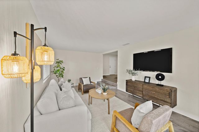 3298 Rosemont Dr, Sacramento, CA 95826