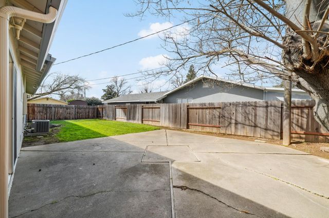 3298 Rosemont Dr, Sacramento, CA 95826