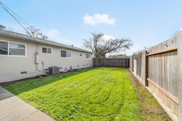 3298 Rosemont Dr, Sacramento, CA 95826