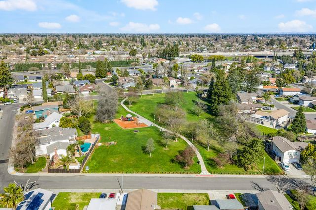 3298 Rosemont Dr, Sacramento, CA 95826