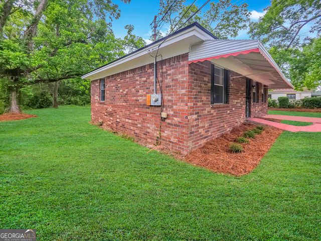 3911 5th Street, Garden City, GA 31408