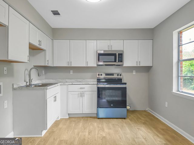 3911 5th Street, Garden City, GA 31408
