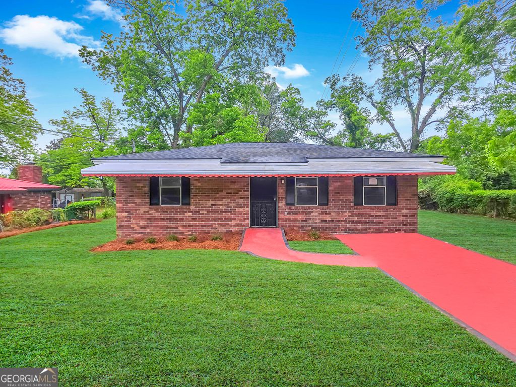 3911 5th Street, Garden City, GA 31408