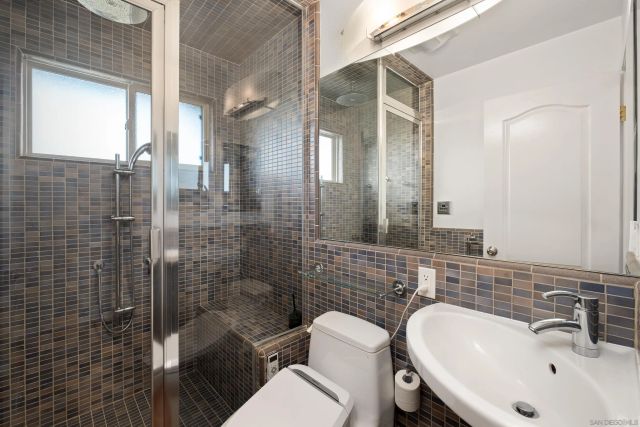 17976 Sencillo Lane, San Diego, CA 92128