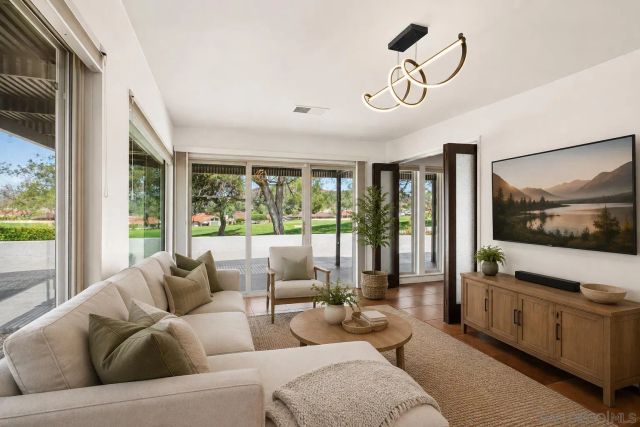 17976 Sencillo Lane, San Diego, CA 92128