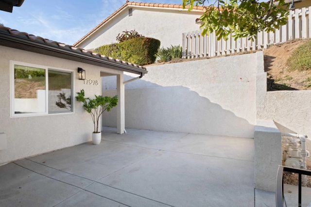 17976 Sencillo Lane, San Diego, CA 92128