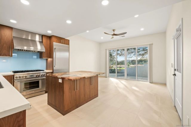 17976 Sencillo Lane, San Diego, CA 92128
