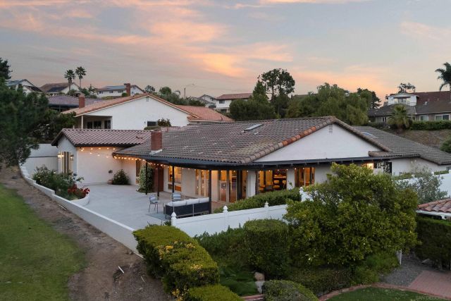17976 Sencillo Lane, San Diego, CA 92128