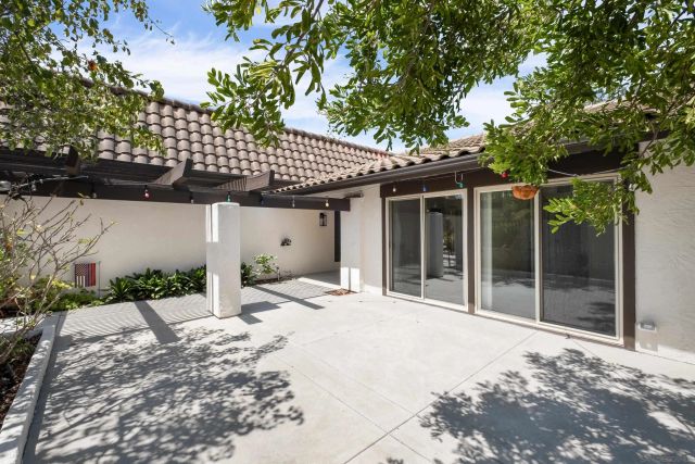 17976 Sencillo Lane, San Diego, CA 92128