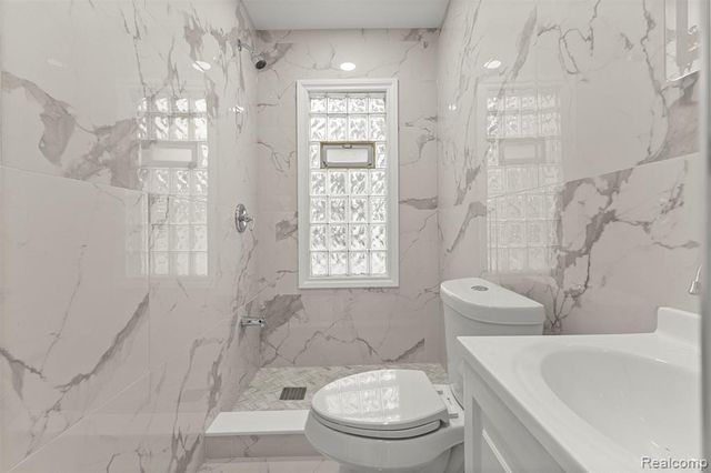 2841 Homeplace Street, Dearborn, MI 48124