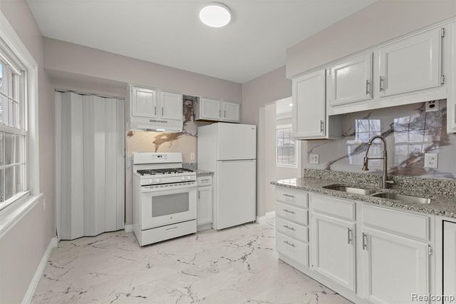 2841 Homeplace Street, Dearborn, MI 48124