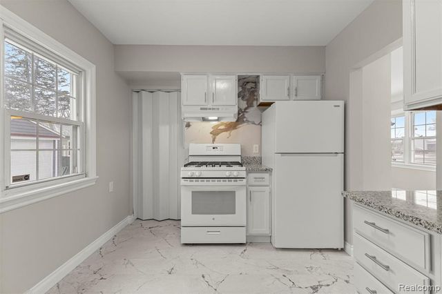 2841 Homeplace Street, Dearborn, MI 48124