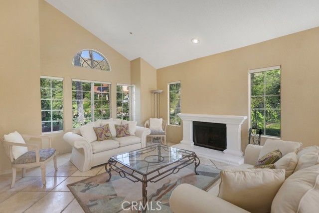 17816 Tuscan Drive, Granada Hills (los Angeles), CA 91344