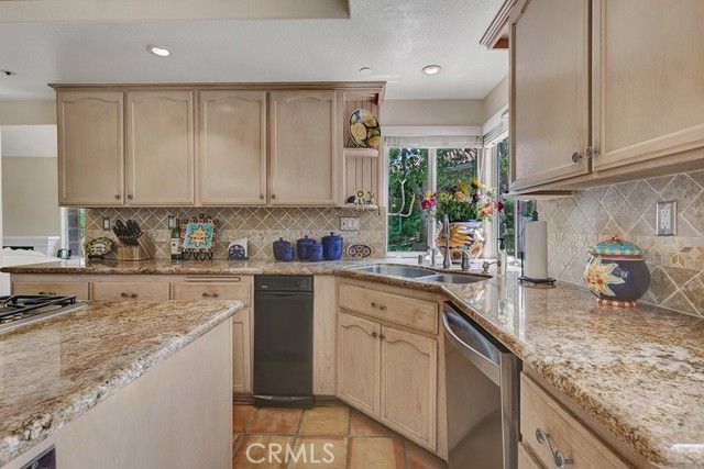 17816 Tuscan Drive, Granada Hills (los Angeles), CA 91344