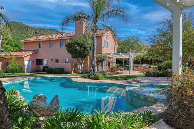 17816 Tuscan Drive, Granada Hills (los Angeles), CA 91344