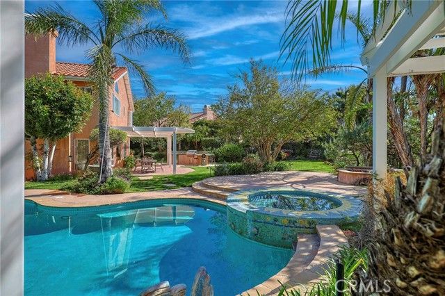 17816 Tuscan Drive, Granada Hills (los Angeles), CA 91344