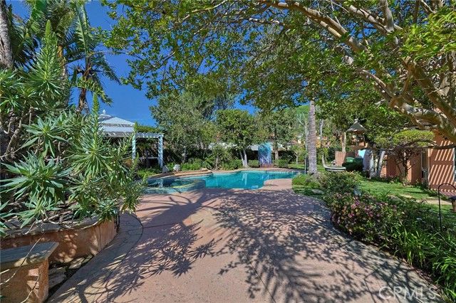 17816 Tuscan Drive, Granada Hills (los Angeles), CA 91344