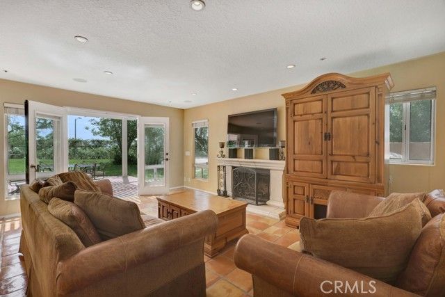 17816 Tuscan Drive, Granada Hills (los Angeles), CA 91344