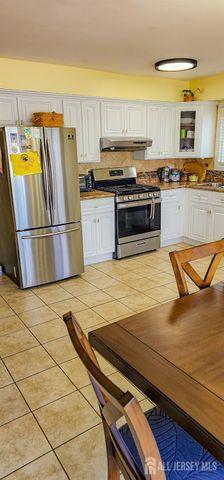 30 Davids Court, South Brunswick, NJ 08810