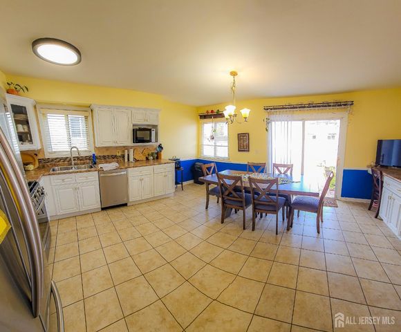 30 Davids Court, South Brunswick, NJ 08810