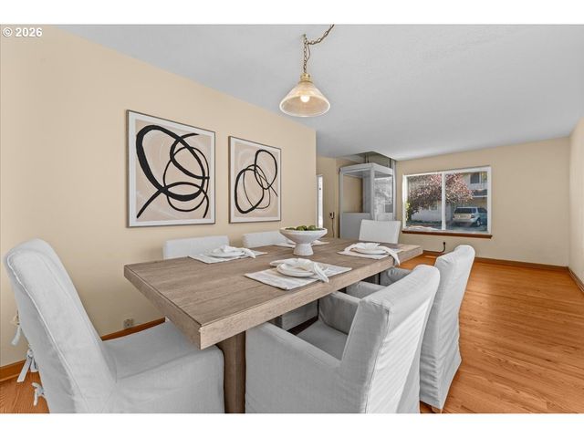 1037 Ne LIJA Loop, Portland, OR 97211