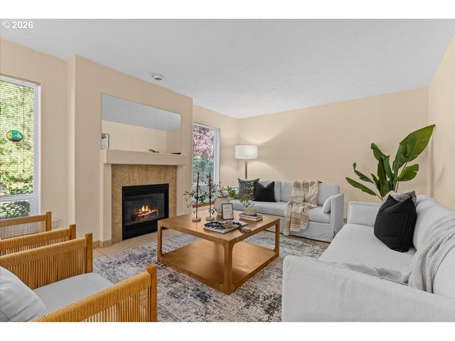 1037 Ne LIJA Loop, Portland, OR 97211