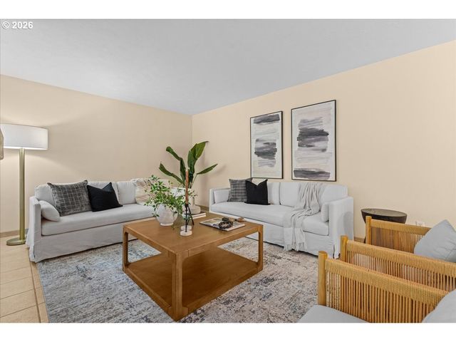 1037 Ne LIJA Loop, Portland, OR 97211