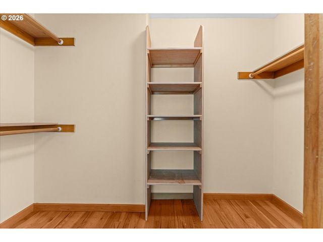 1037 Ne LIJA Loop, Portland, OR 97211