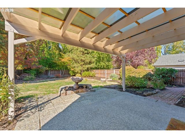 1037 Ne LIJA Loop, Portland, OR 97211