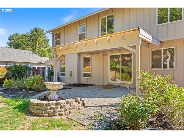 1037 Ne LIJA Loop, Portland, OR 97211