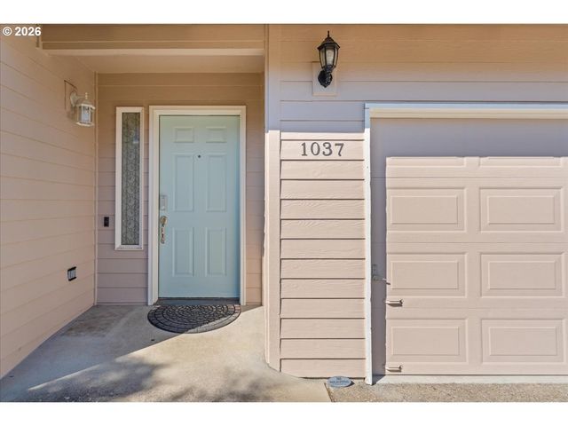 1037 Ne LIJA Loop, Portland, OR 97211