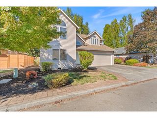 1037 Ne LIJA Loop, Portland, OR 97211