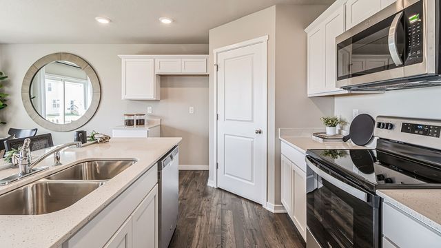 422 Kingfisher Drive, Norwalk, IA 50211