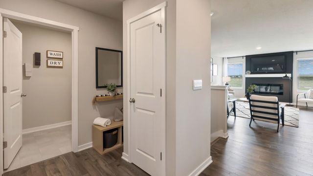 422 Kingfisher Drive, Norwalk, IA 50211