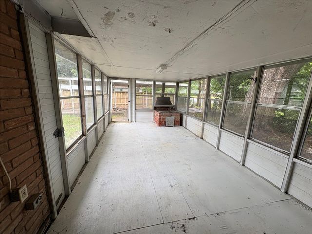 223 Belmont Street, Tomball, TX 77375