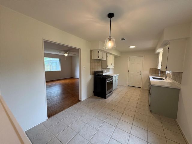 223 Belmont Street, Tomball, TX 77375