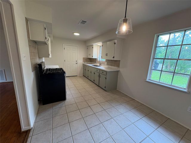 223 Belmont Street, Tomball, TX 77375