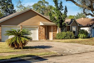 408 Travis Street, Webster, TX 77598