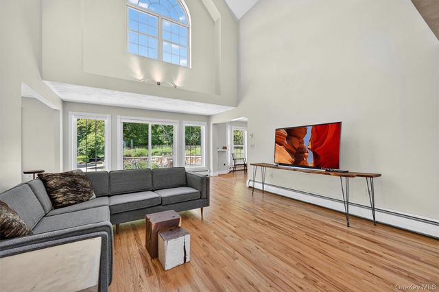 954 Ridgebury Road, New Hampton, NY 10958