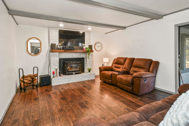 1455 S Oakmont Avenue, Springfield, MO 65809