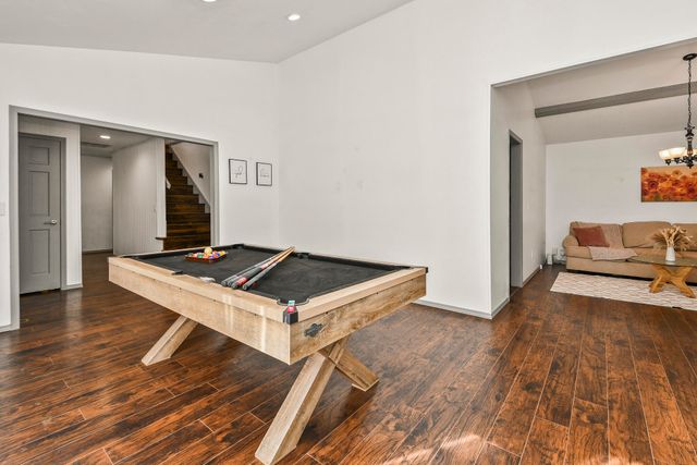 1455 S Oakmont Avenue, Springfield, MO 65809