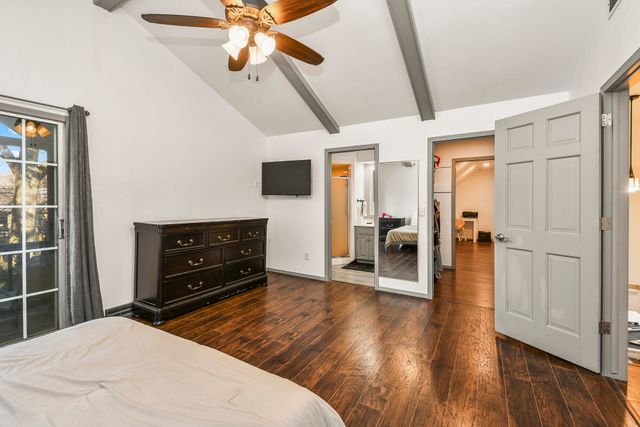 1455 S Oakmont Avenue, Springfield, MO 65809