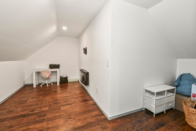 1455 S Oakmont Avenue, Springfield, MO 65809